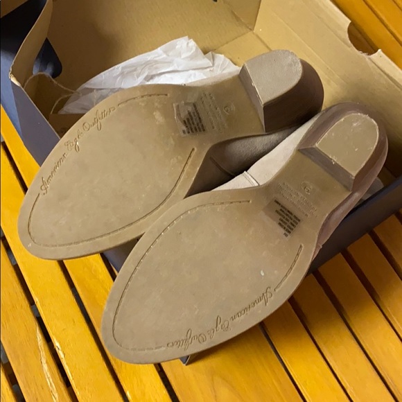 American Eagle Suede Leather Booties Taupe - Picture 3 of 5